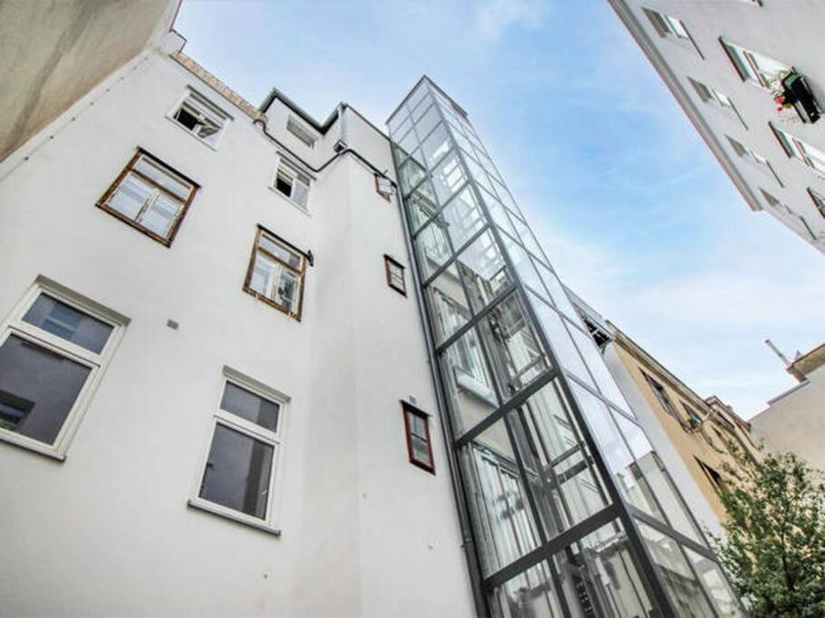 Luxury 2-Floor Rooftop Apartment With Terrace In The City Center Bécs Kültér fotó
