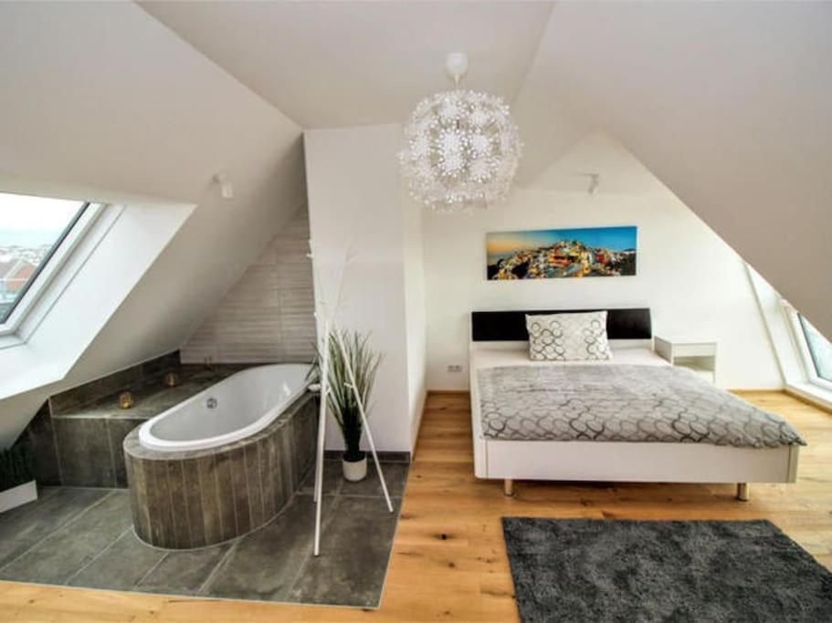 Luxury 2-Floor Rooftop Apartment With Terrace In The City Center Bécs Kültér fotó
