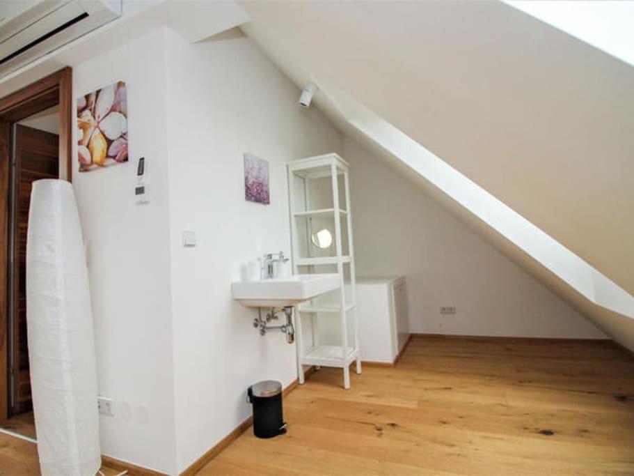 Luxury 2-Floor Rooftop Apartment With Terrace In The City Center Bécs Kültér fotó
